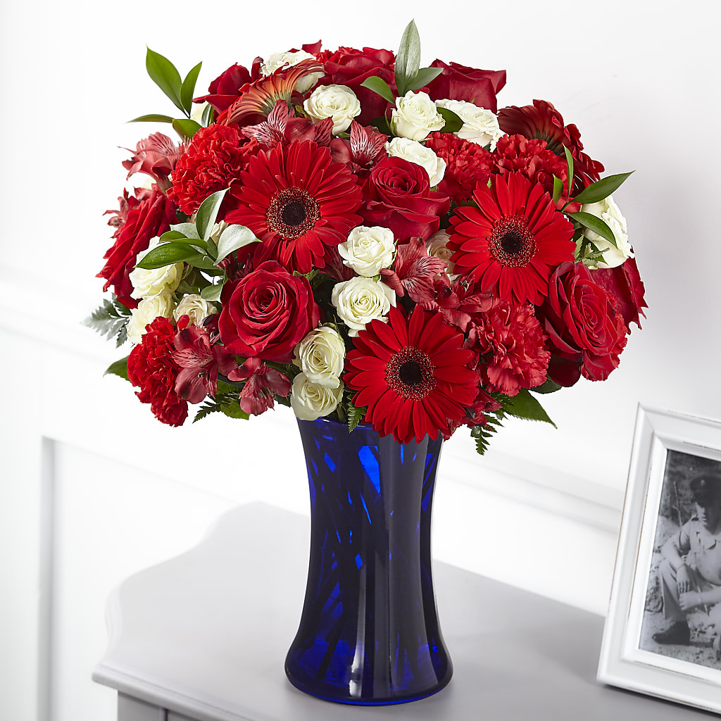 Hearts Embrace Bouquet – Monarca Florist, Yonkers NY