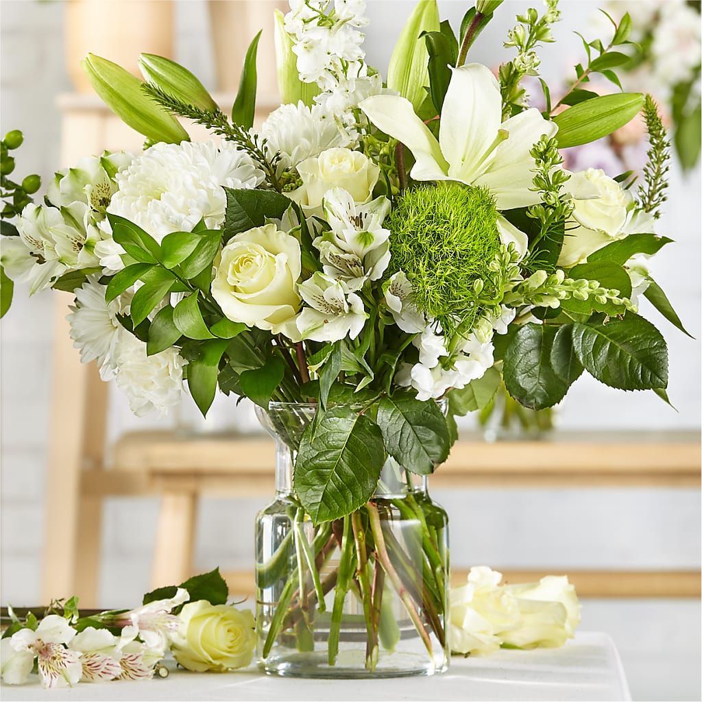 Classic Ivory – A Florist Original – Monarca Florist, Yonkers NY
