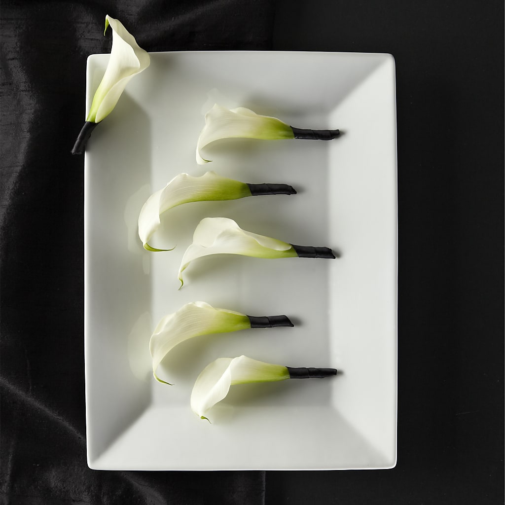 Calla Lily Promise Boutonniere – Monarca Florist, Yonkers NY