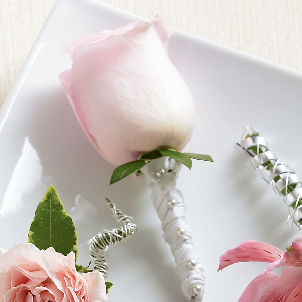 Pink Rose Boutonniere – Monarca Florist, Yonkers NY