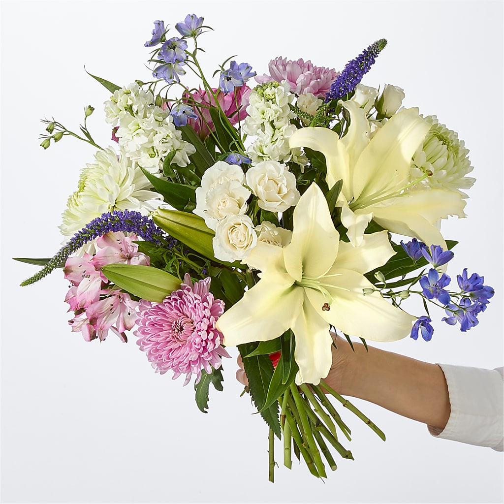 Winter Celebration Bouquet –  Monarca Florist, Yonkers NY