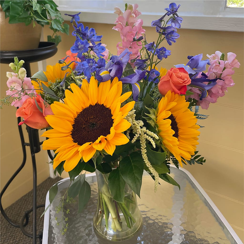 Rays of Life Bouquet –  Monarca Florist, Yonkers NY